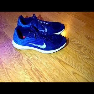 Nike downshifters8 EUC 5 youth